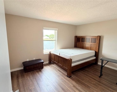 3113 Fairfield Drive - Photo Thumbnail 8