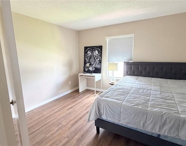 3113 Fairfield Drive - Photo Thumbnail 9