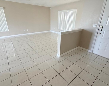 3113 Fairfield Drive - Photo Thumbnail 2