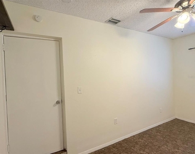 5541 Lown Street N - Photo Thumbnail 11