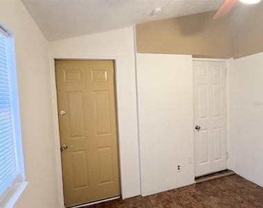 5541 Lown Street N - Photo Thumbnail 22