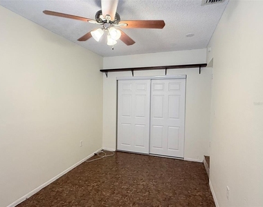 5541 Lown Street N - Photo Thumbnail 10