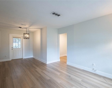314 4th Avenue Sw - Photo Thumbnail 4