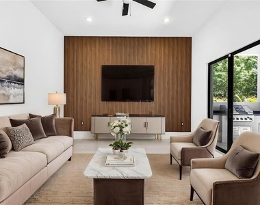 4426 W Euclid Avenue - Photo Thumbnail 6