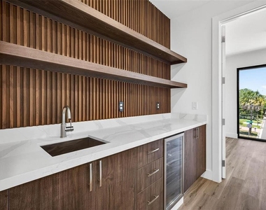 4426 W Euclid Avenue - Photo Thumbnail 28