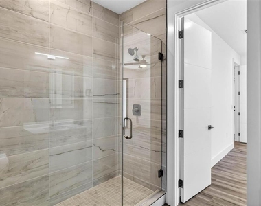 4426 W Euclid Avenue - Photo Thumbnail 36