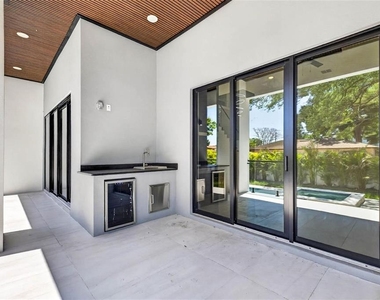 4426 W Euclid Avenue - Photo Thumbnail 52