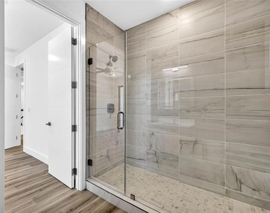 4426 W Euclid Avenue - Photo Thumbnail 32