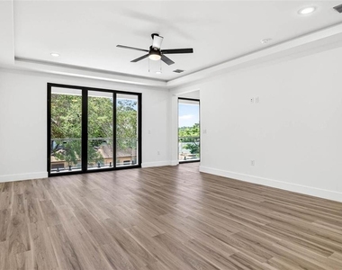 4426 W Euclid Avenue - Photo Thumbnail 39