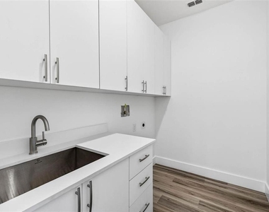 4426 W Euclid Avenue - Photo Thumbnail 48