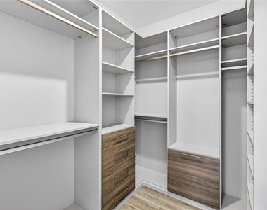 4426 W Euclid Avenue - Photo Thumbnail 33