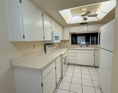 3832 Teeside Drive - Photo Thumbnail 4