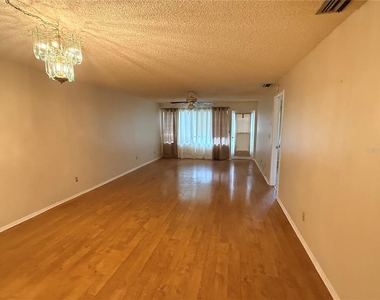 3832 Teeside Drive - Photo Thumbnail 2