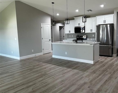 1501 Nw 4th Street - Photo Thumbnail 7