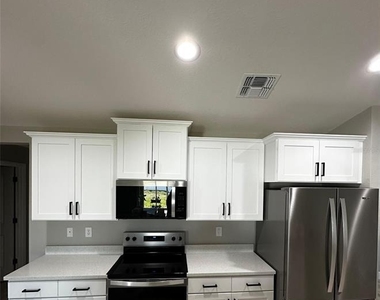 1501 Nw 4th Street - Photo Thumbnail 3