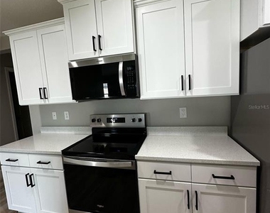 1501 Nw 4th Street - Photo Thumbnail 4