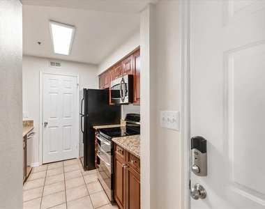 1000 W Horatio Street - Photo Thumbnail 1