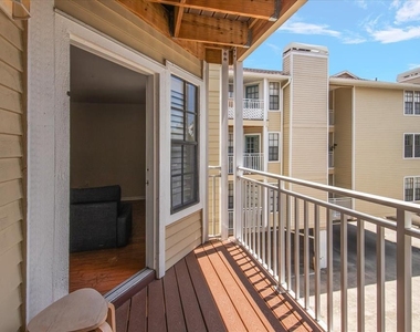 1000 W Horatio Street - Photo Thumbnail 10