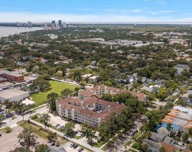 1000 W Horatio Street - Photo Thumbnail 27