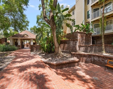 1000 W Horatio Street - Photo Thumbnail 24