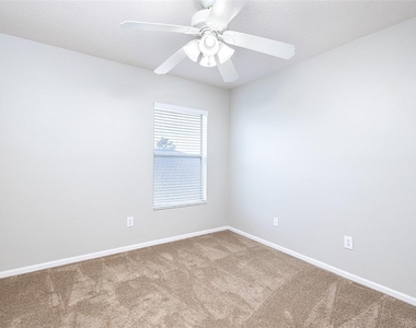 11328 Misty Isle Lane - Photo Thumbnail 11