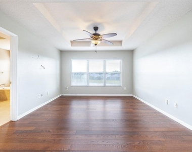 11328 Misty Isle Lane - Photo Thumbnail 6