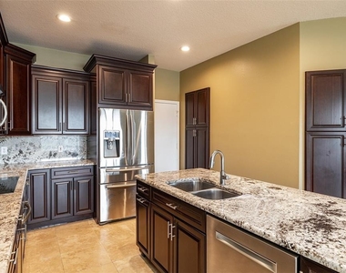 11328 Misty Isle Lane - Photo Thumbnail 3