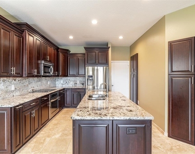11328 Misty Isle Lane - Photo Thumbnail 4