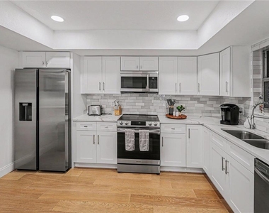 5200 Brittany Drive S - Photo Thumbnail 6