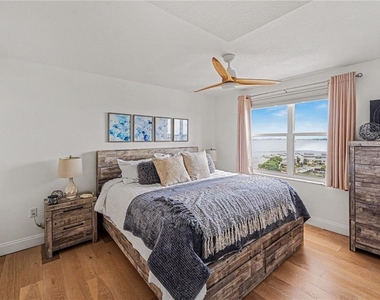 5200 Brittany Drive S - Photo Thumbnail 7