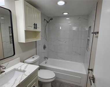 11720 Raintree Village Boulevard - Photo Thumbnail 5