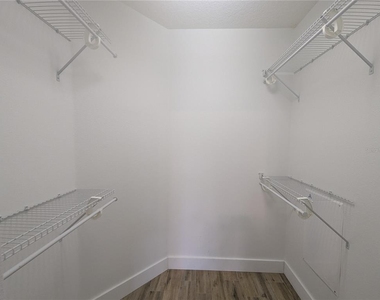 6202 Gannetdale Drive - Photo Thumbnail 12
