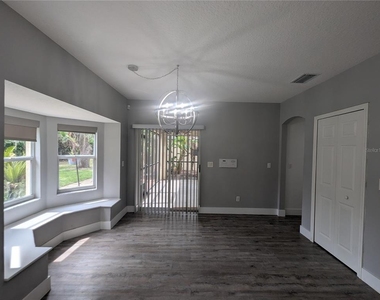 6202 Gannetdale Drive - Photo Thumbnail 3
