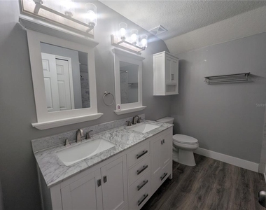 6202 Gannetdale Drive - Photo Thumbnail 15
