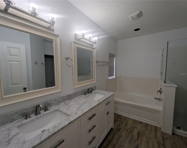 6202 Gannetdale Drive - Photo Thumbnail 10