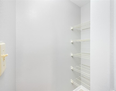 5612 Pinnacle Heights Circle - Photo Thumbnail 13