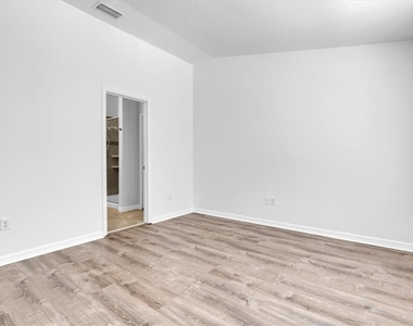 4057 71st Terrace N - Photo Thumbnail 13