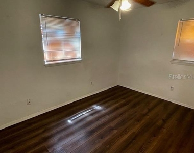 3706 E Shadowlawn Avenue - Photo Thumbnail 9