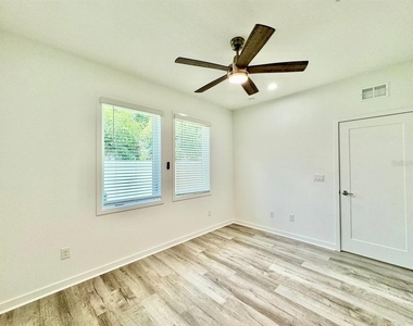 2108 E 22nd Avenue - Photo Thumbnail 14