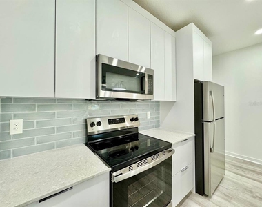 2108 E 22nd Avenue - Photo Thumbnail 11