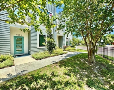 2108 E 22nd Avenue - Photo Thumbnail 2