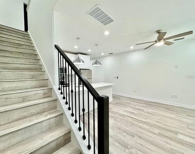 2108 E 22nd Avenue - Photo Thumbnail 3