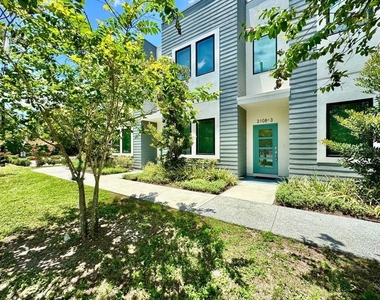 2108 E 22nd Avenue - Photo Thumbnail 1
