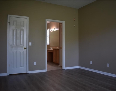 644 Chesney Drive - Photo Thumbnail 9