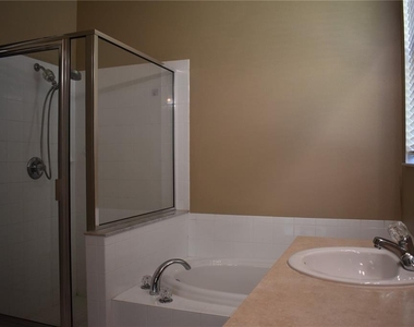 644 Chesney Drive - Photo Thumbnail 11