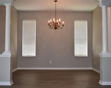 644 Chesney Drive - Photo Thumbnail 7