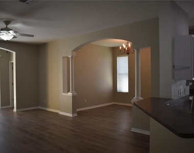 644 Chesney Drive - Photo Thumbnail 1
