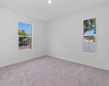 1156 37th Avenue N - Photo Thumbnail 3