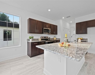 1156 37th Avenue N - Photo Thumbnail 12