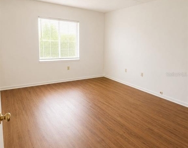 2812 Somerset Park Drive - Photo Thumbnail 4